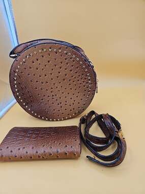 Faux Crocodile/Ostrich Tan Round Handbag Circle Crossbody Purse And Wallet New
